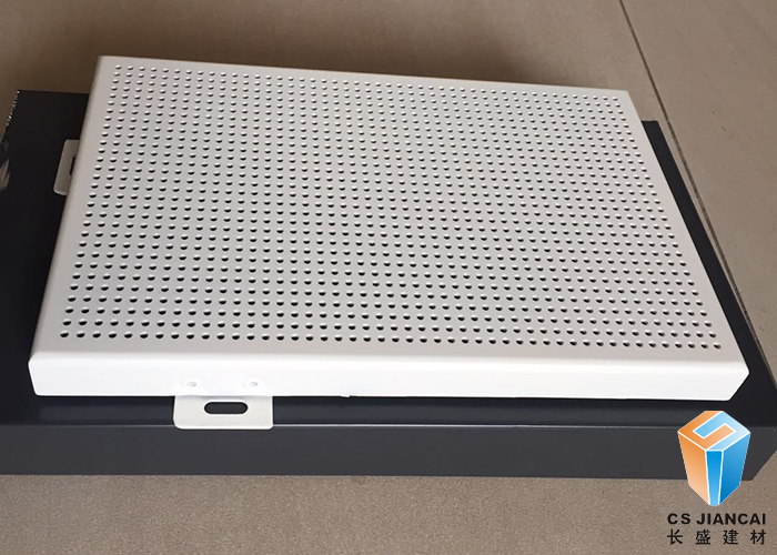 純白色沖孔鋁單板圖 純白色沖孔鋁單板圖